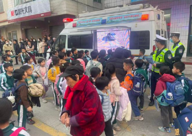 网约车无证运营等违法违规行为坚决铲除